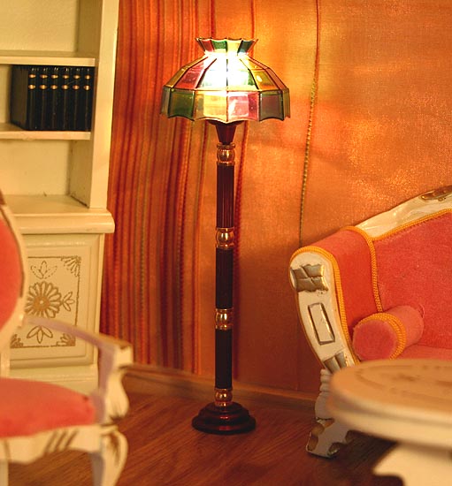 WUNDERSCH�NE STEHLAMPE TIFFANY STYLE PUPPENHAUS 1:12