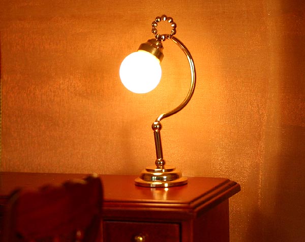 WUNDERSCHÖNE SCHREIBTISCHLAMPE FÜR PUPPENHAUS 1:12
